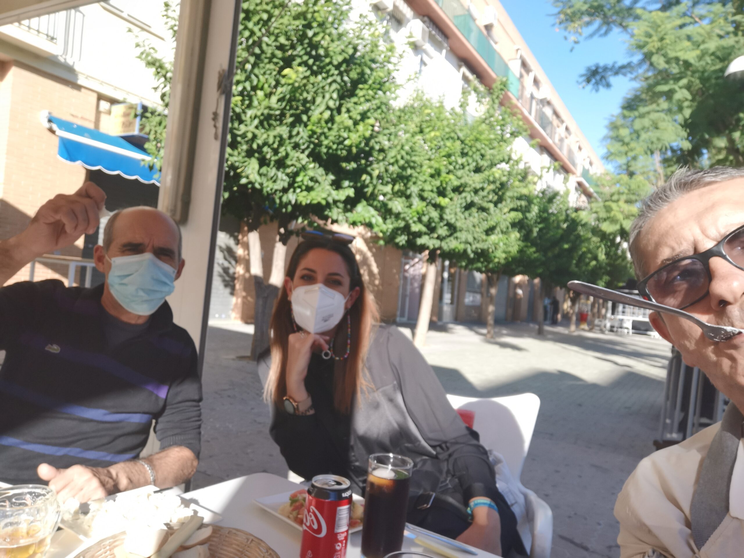 UN ALMUERZO MUY DIVERTIDO