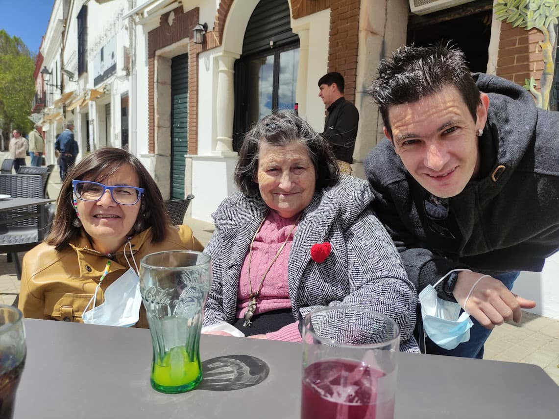 UNA BONITA Y EMOTIVA REUNIÓN FAMILIAR