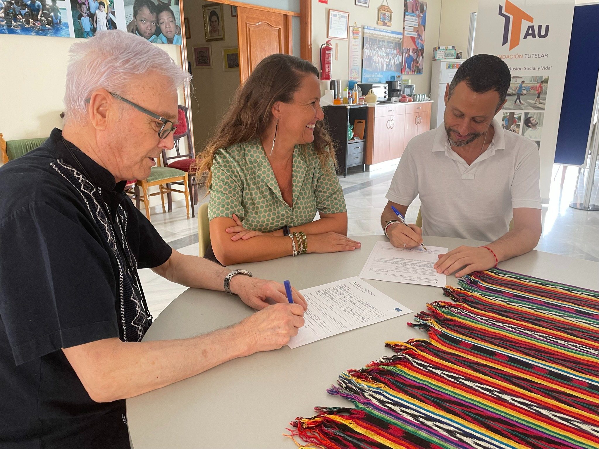 TAU AMPLÍA SU PLANTILLA