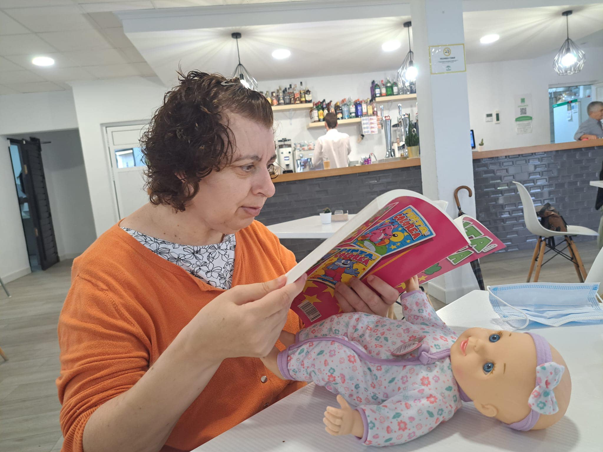 LO QUE LES HACE FELICES.