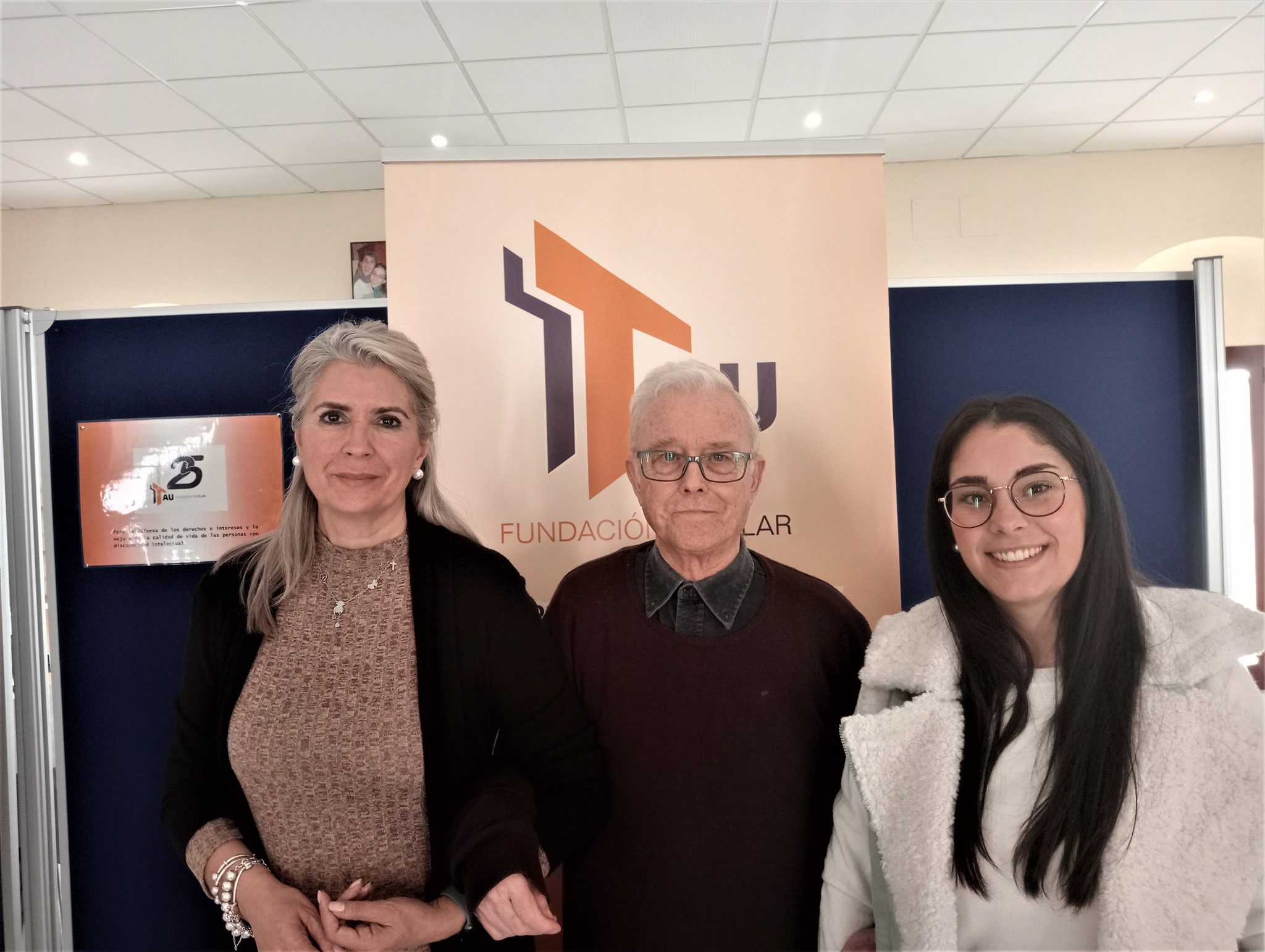 BIENVENIDA A NUESTRA NUEVA BECARIA EN HUELVA.