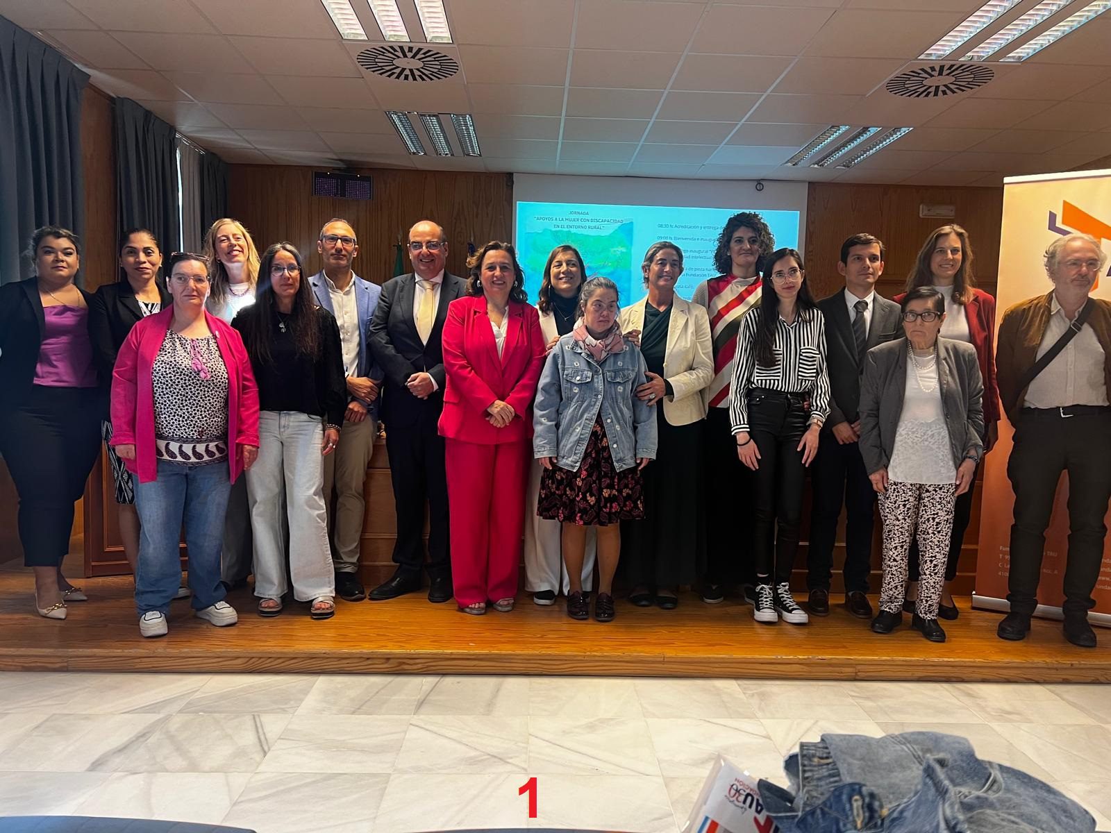 MOSTRANDO Y APRENDIENDO DE LA MUJER RURAL CON DISCAPACIDAD.